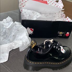 BRAND NEW DOC MARTEN x Hello Kitty platform shoes!